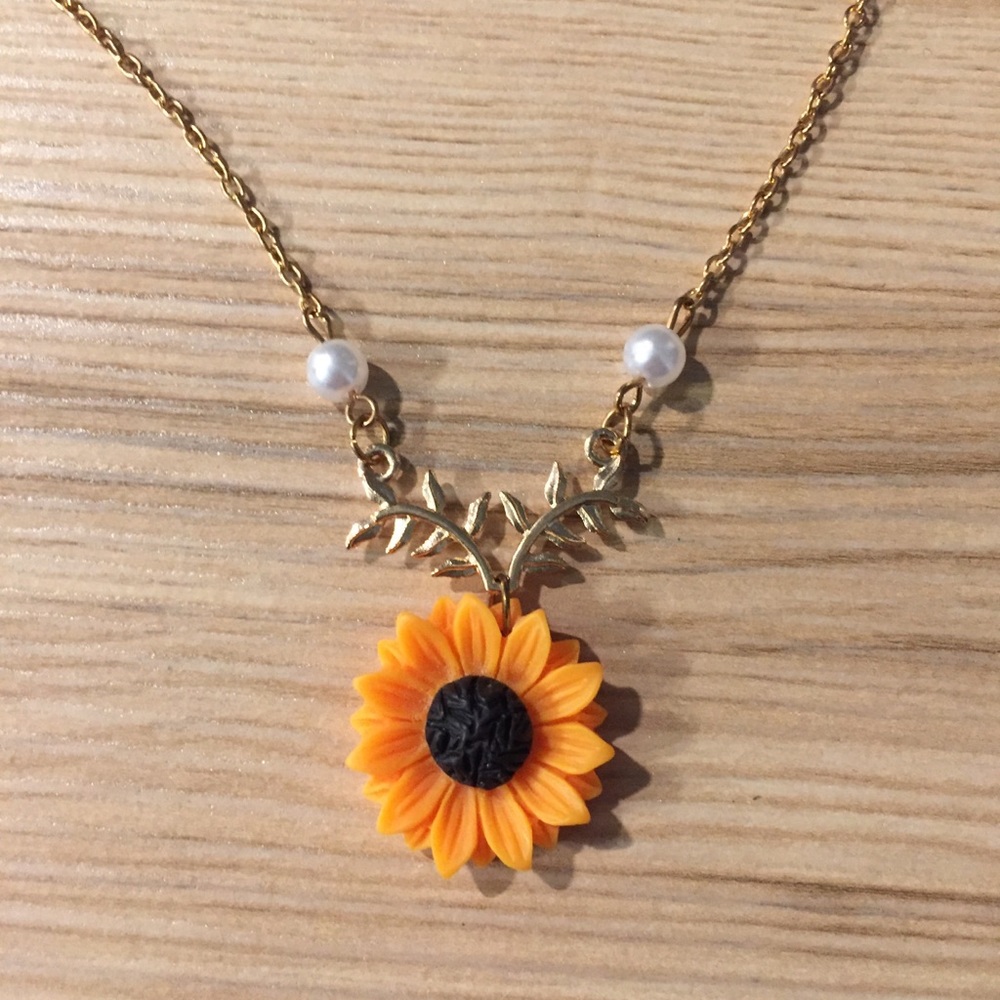 Brand New Sunflower Necklace🌻